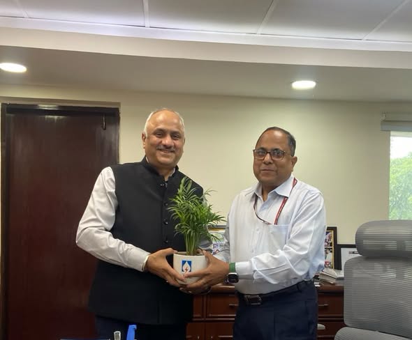 Sh. Rajesh Kumar Chandel, Director (Projects), SJVN Limited, paid courtesy visits to Sh. Ghanshyam Prasad, Chairperson, Central Electricity Authority (CEA), Sh. M.G. Gokhale, Member (Hydro), CEA and Sh. Rakesh Kumar, Secretary, CEA.