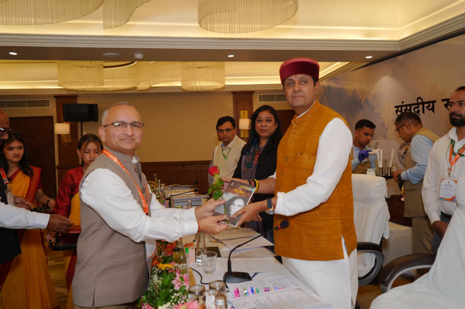 जलविद्युत स्टेशन, मोरी, उत्तरकाशी का नैनीताल, उत्तराखंड में राजभाषायी निरीक्षण किया गया। एसजेवीएन लिमिटेड के निदेशक(कार्मिक), श्री अजय कुमार शर्मा ने लोकसभा एवं राज्यसभा के माननीय सांसदों एवं समिति के सदस्यों का स्वागत किया।